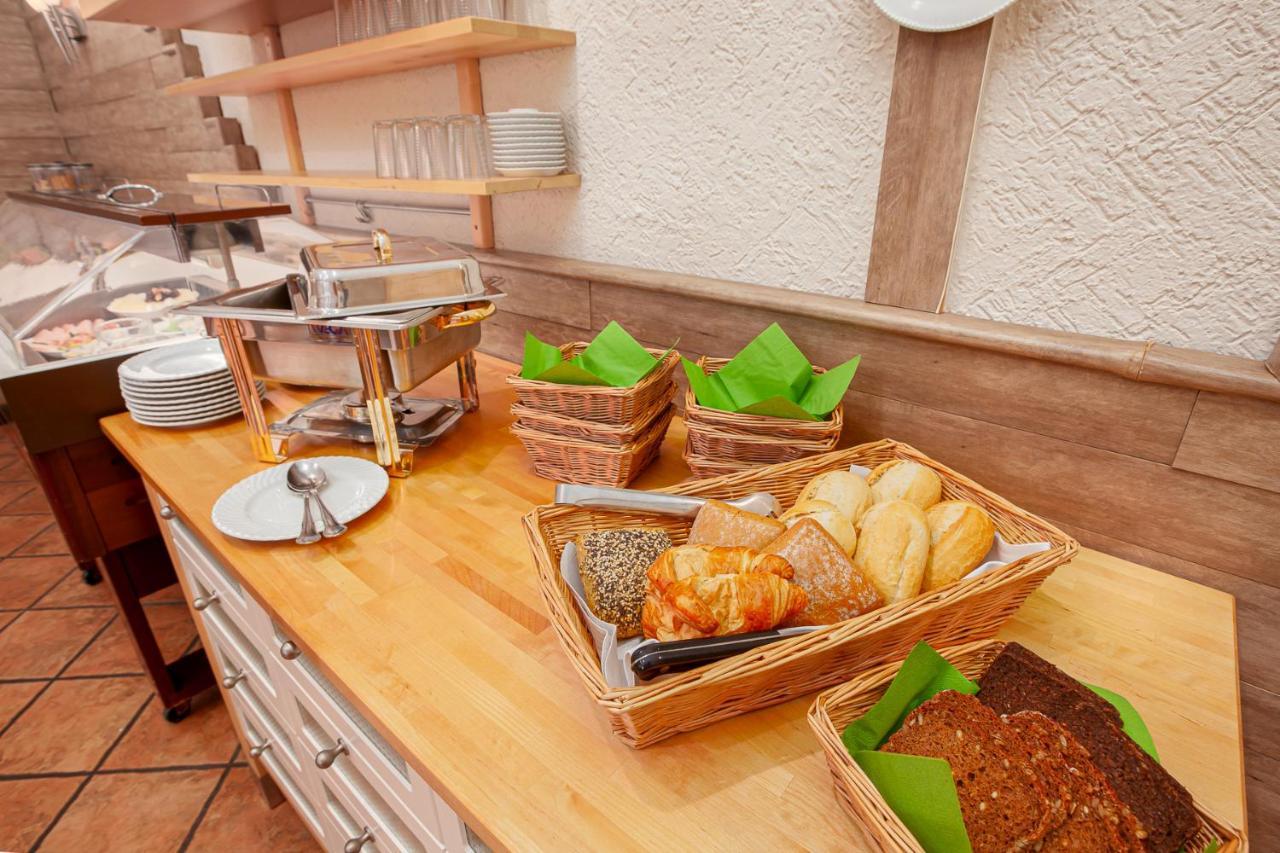 Hotel Landgasthof Hoelzer โฟรนเดนแบร์ก ภายนอก รูปภาพ